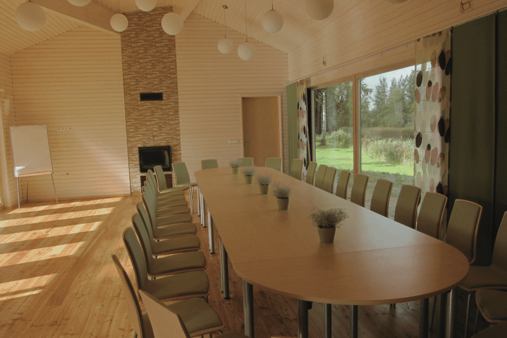 Energiatalu_seminariruum